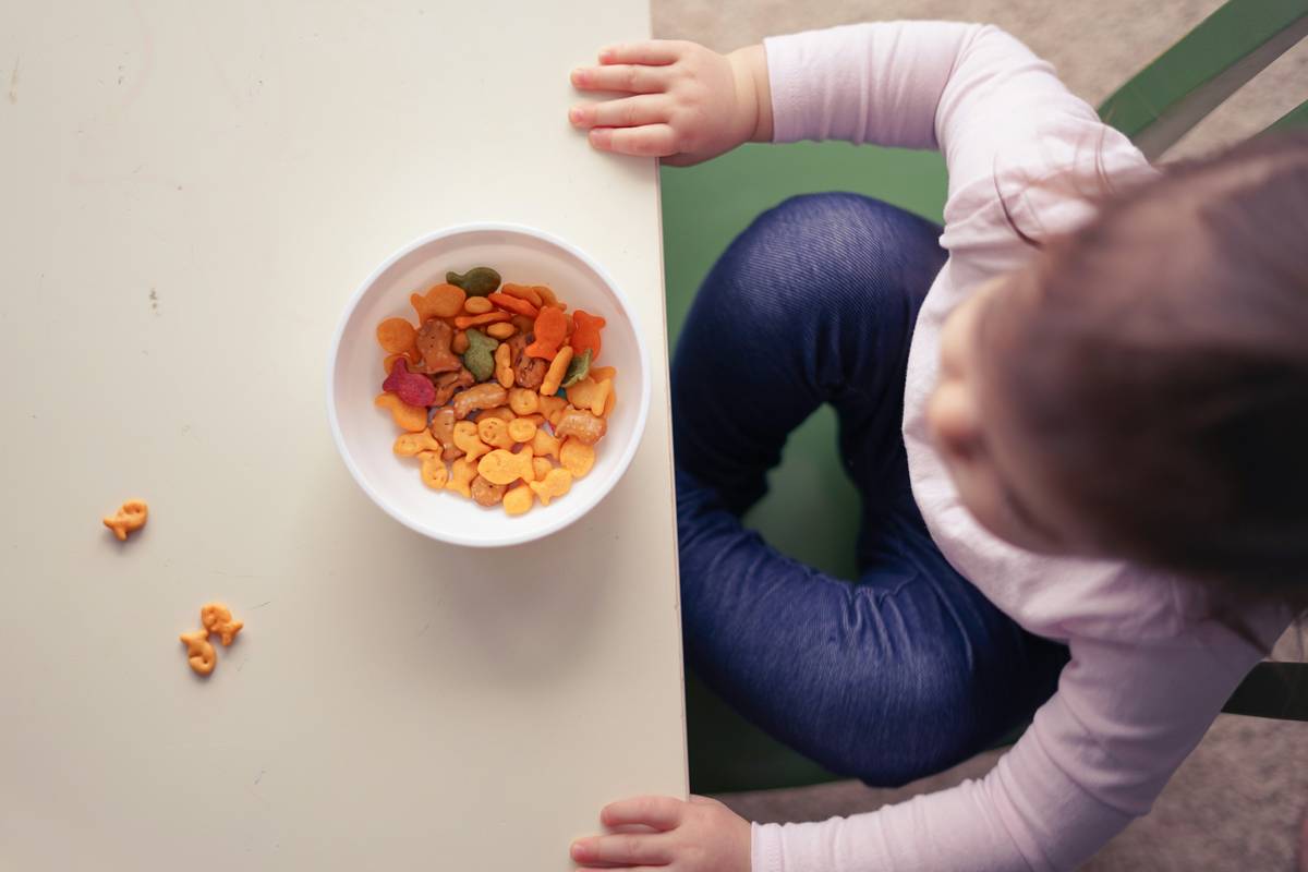 Infographic showing why kids reject meals: 42% due to texture, 31% color, 19% smell, 8% taste sensitivity