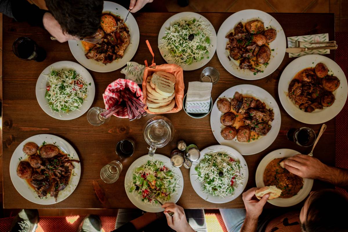 Quick Easy Family Dinner Ideas That Actually Save Time (Without the Stress)