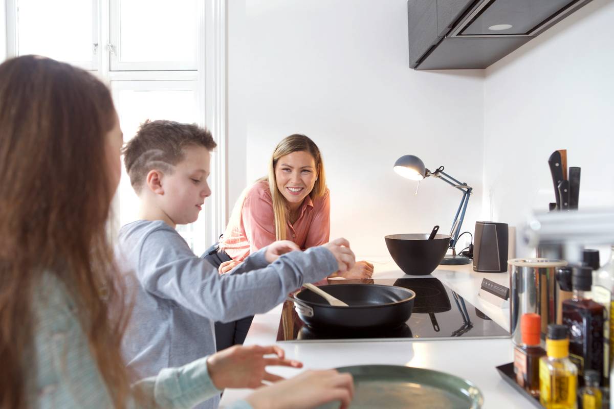 Quick Dinner Recipes for Families: 7 Proven Ways to Avoid Painful Mealtime Chaos